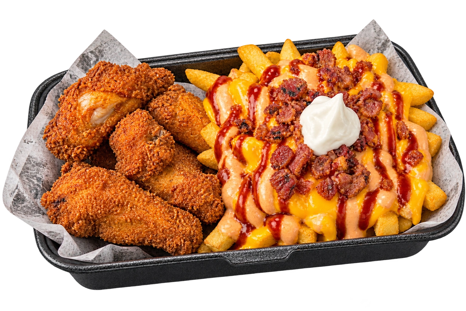 Recreación de alitas crujientes de Aguayos con papas cargadas, queso y bacon
